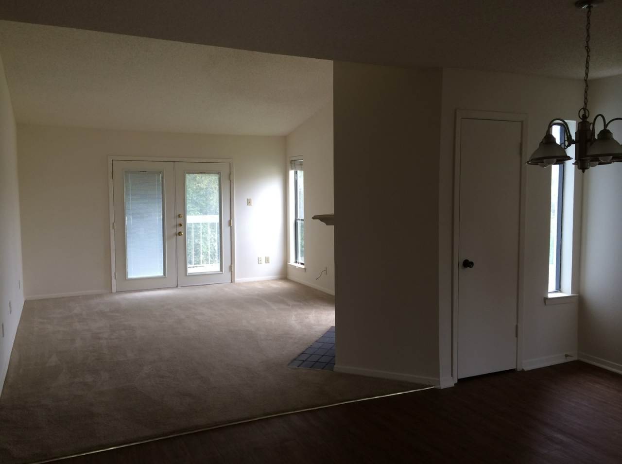 FEEL AT HOME AT LAKE SHORE VILLAS APARTMENTS *LEASING SPECIAL AVAILABLE*