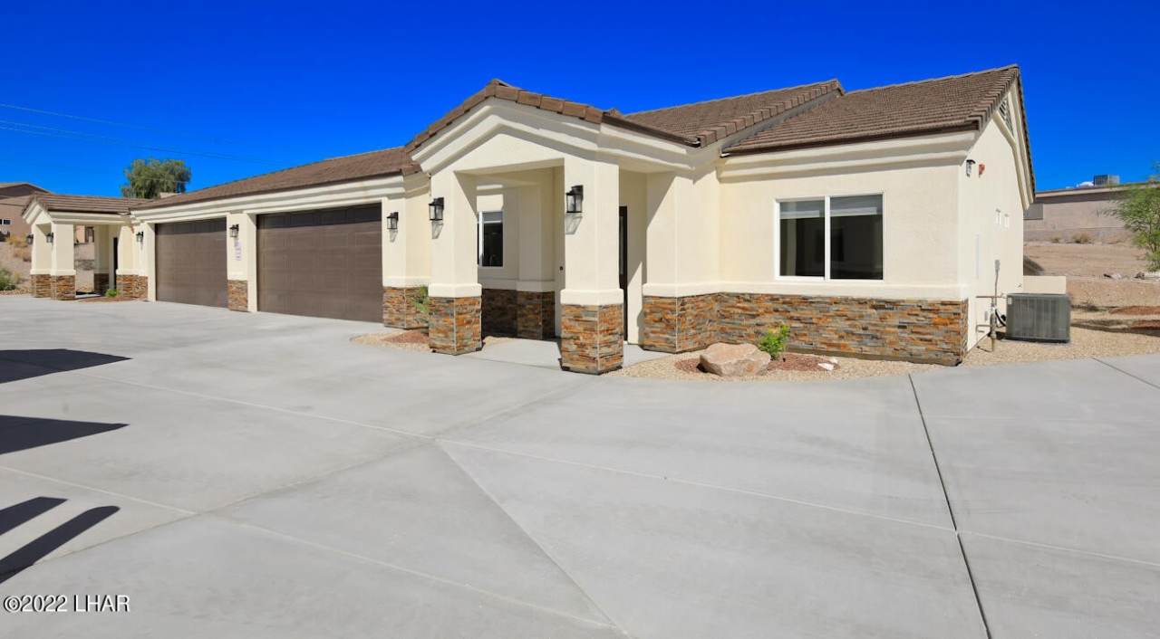 1135 Rolling Hills Dr