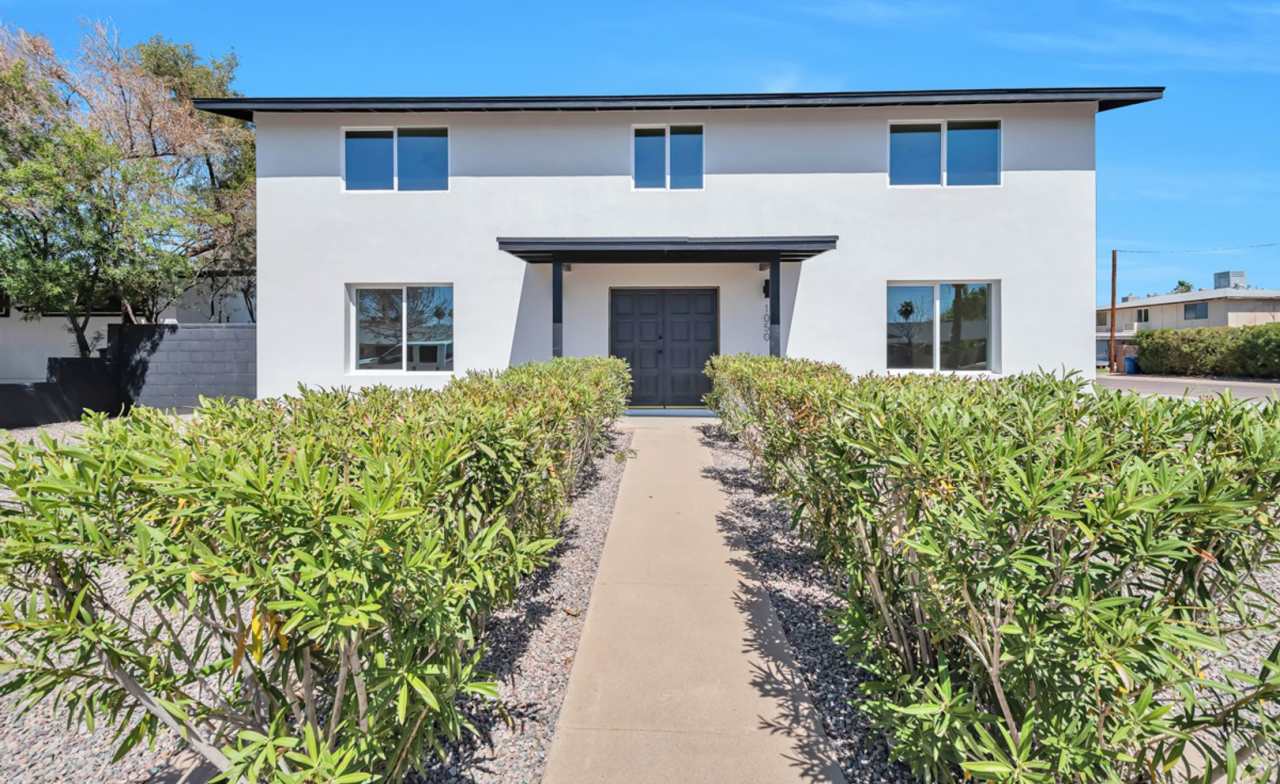 Huge 2 Story Home in Prime ASU neighborhood