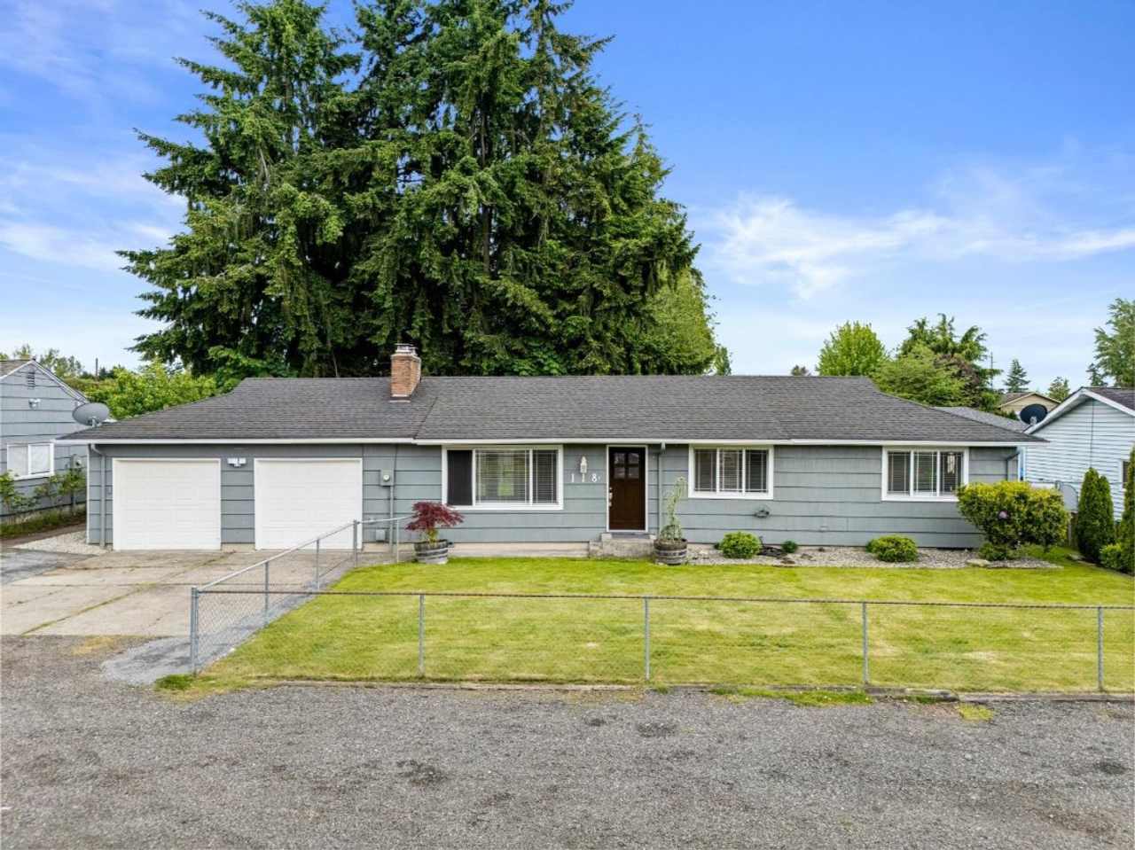 Spacious 3-Bedroom Retreat in Tacoma’s Quiet Violet Meadow Neighborhood – Fully Fenced Yard + Garage