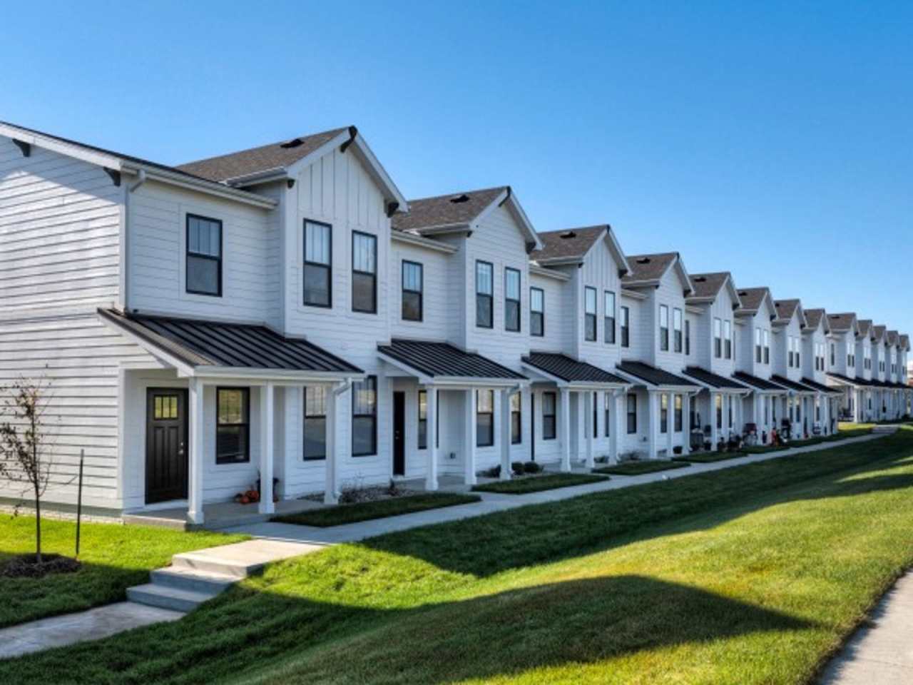 Cove at Prairie Trail Townhomes - Prairie View End Unit