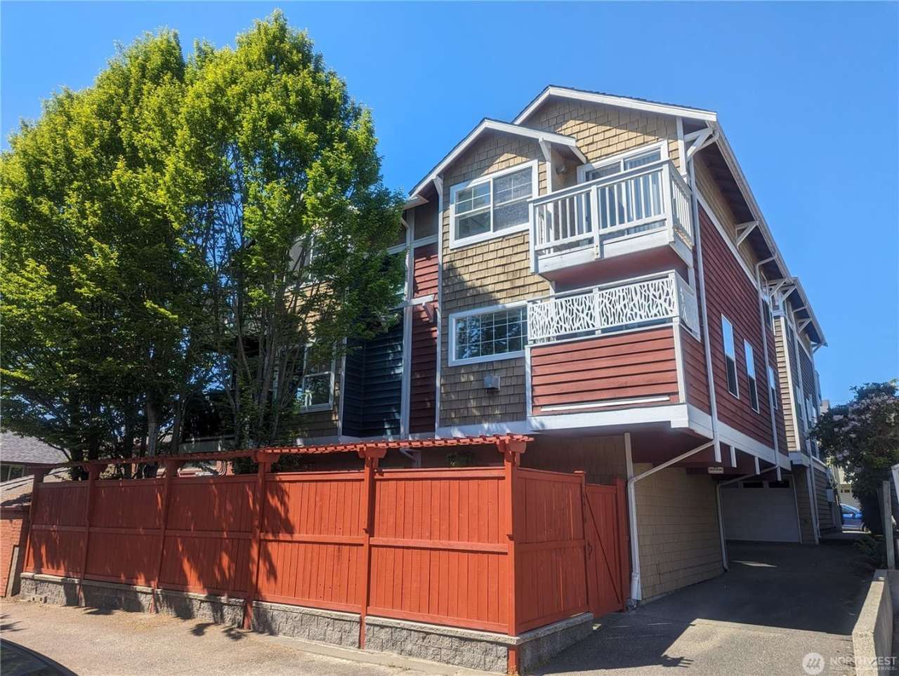 3bd/2.5ba Seattle Townhome