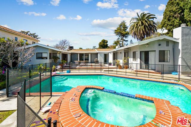 822 San Vicente Boulevard