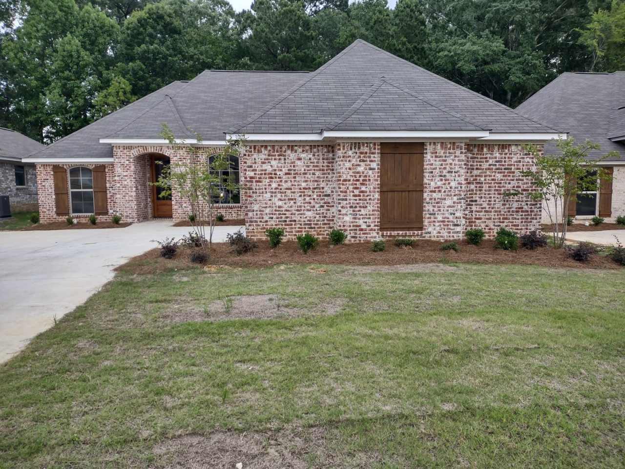 207 Silver Circle Pearl, MS