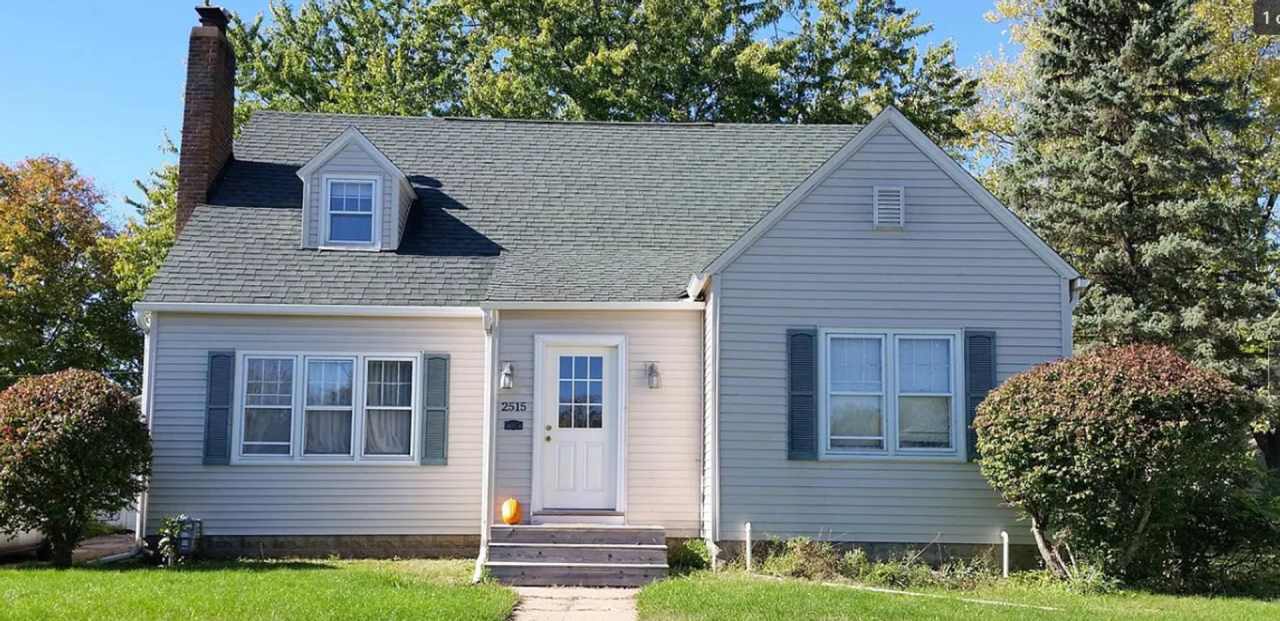 Very Spacious 4 Bedroom 2 1/2 Bath House Close to Campus!