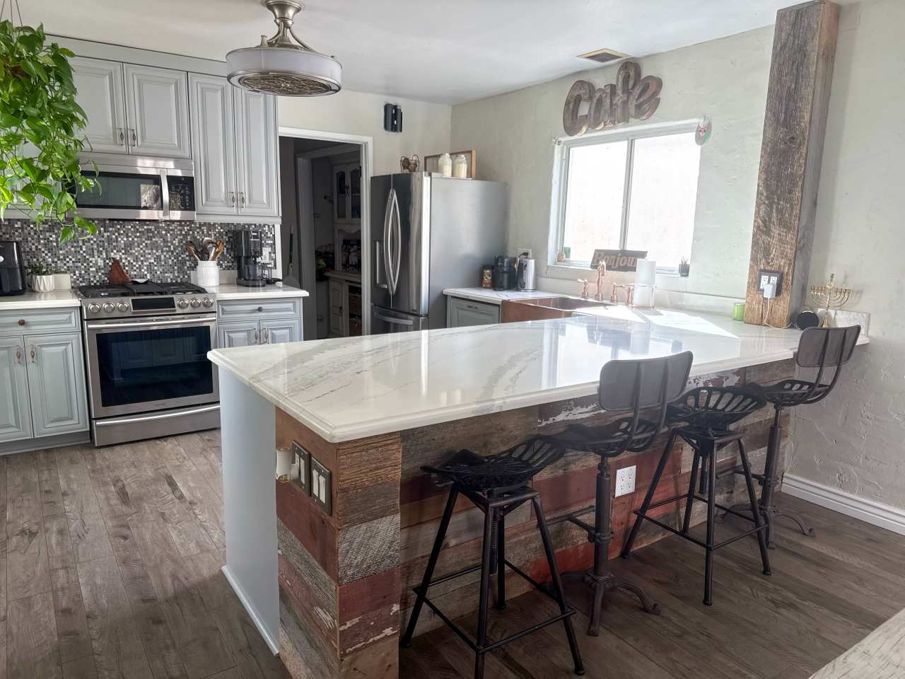 208 Laguna Drive West