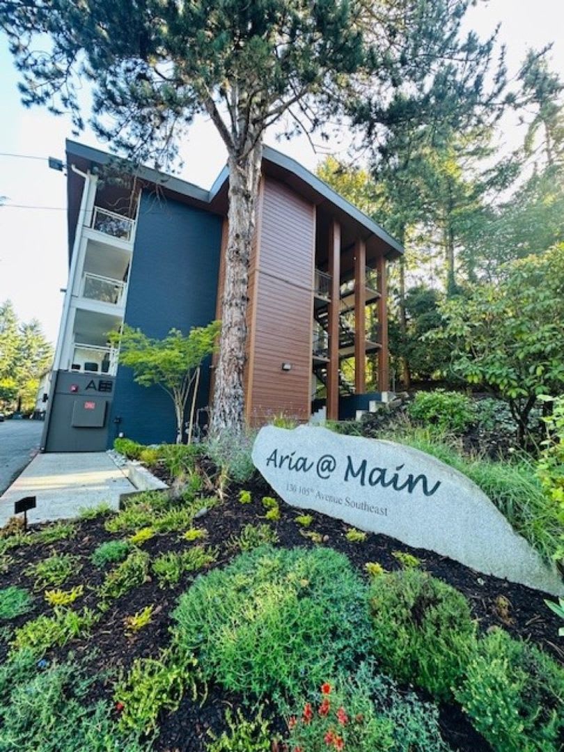 2Bd/1Ba Bellevue Condo