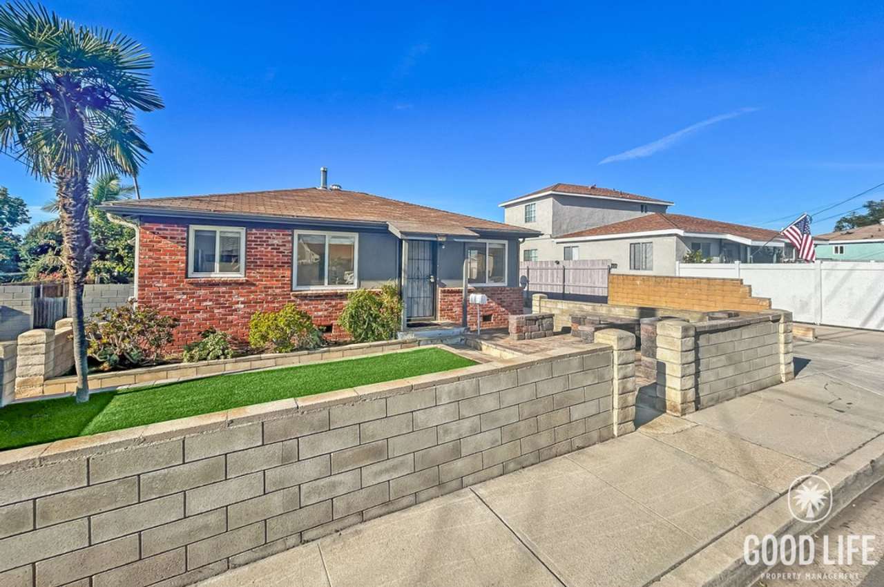 Great 2B/1BA House in Linda Vista!