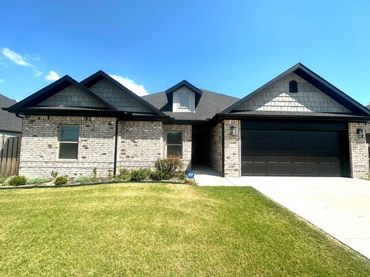 -Luxury Four Bedroom Property For Lease- Pea Ridge AR [15 Min. From Bentonville] MOVE IN SPECIAL!!!!