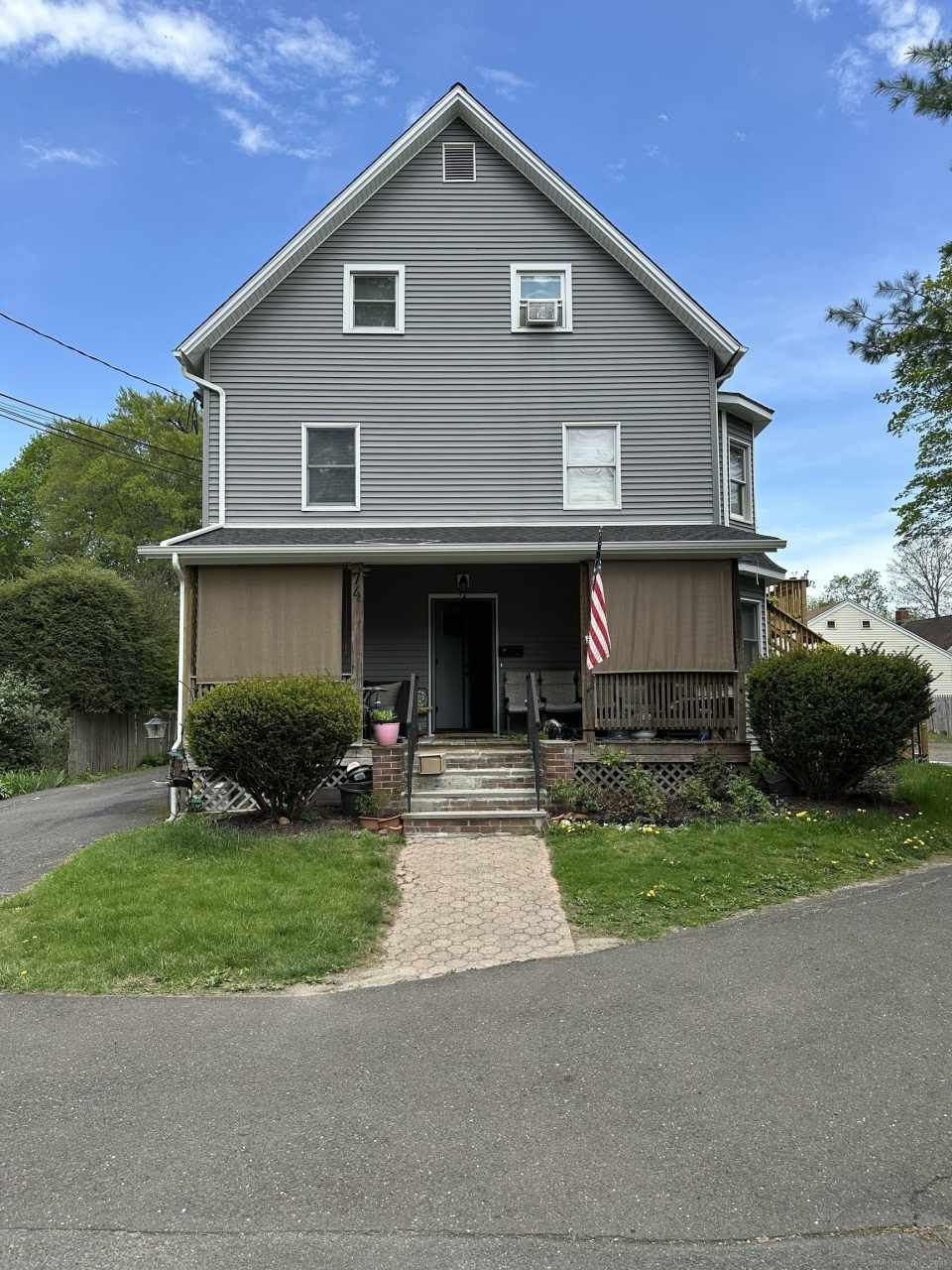 74 Grassy Plain Street