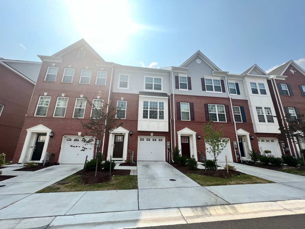 Amazing 3 Full BR  1 Additional Room/3.5 BA Townhome in Elkridge!