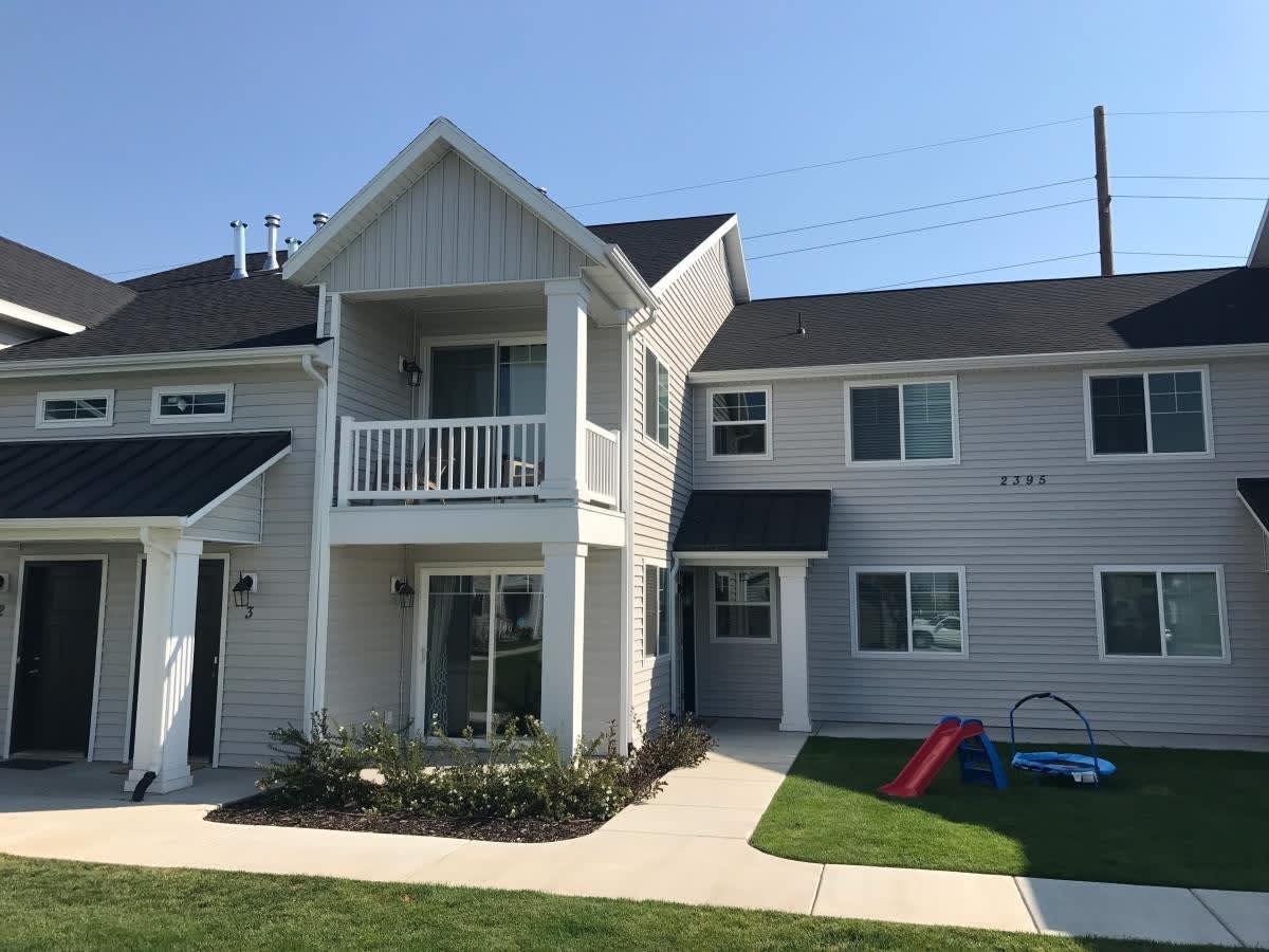 Ground Level 3 Bed 2 Bath Springville Apartment!