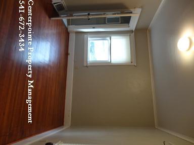 Roseburg 2 bedroom on SE Douglas