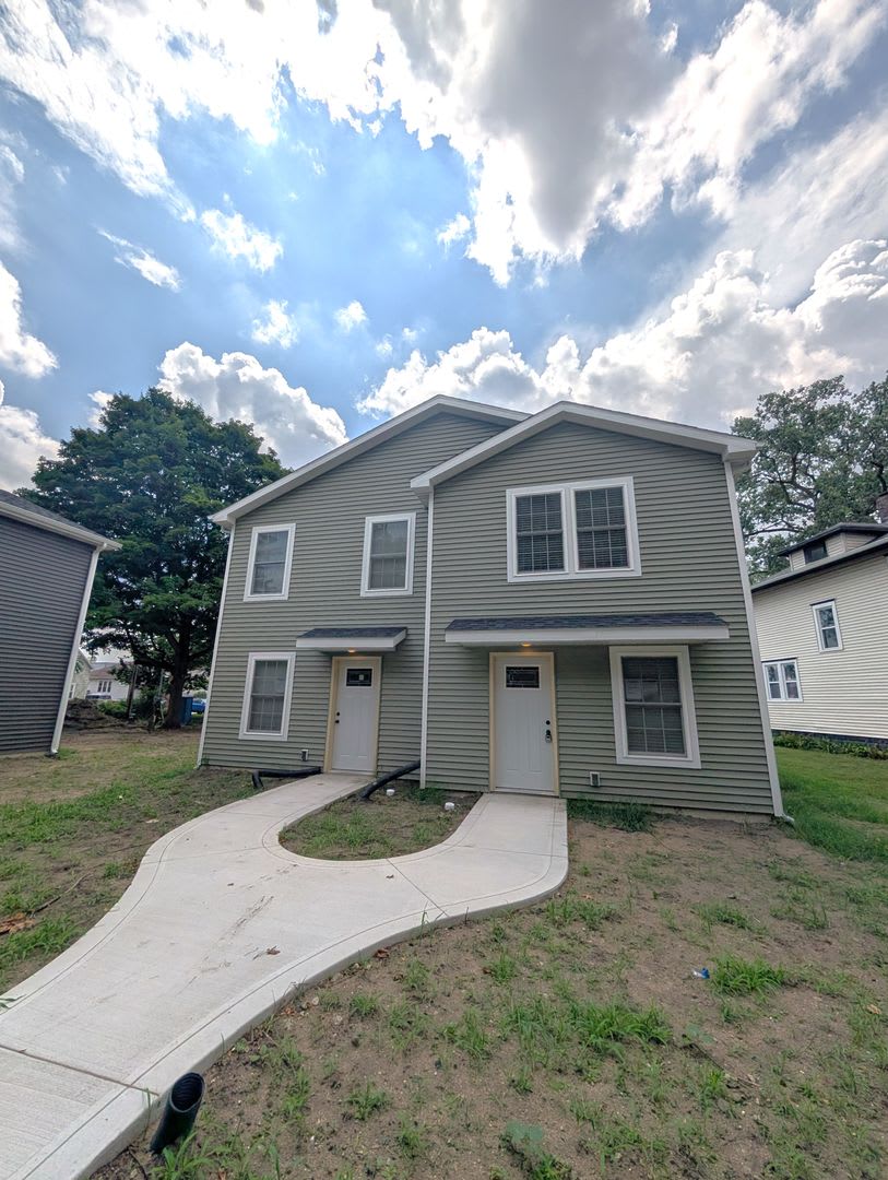 1117 Edwardsburg Ave