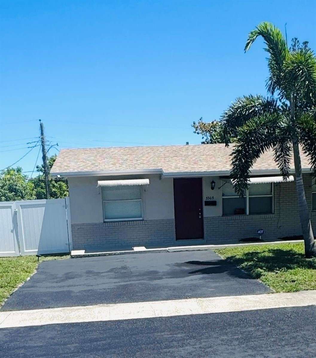 5305 NW 15 CT