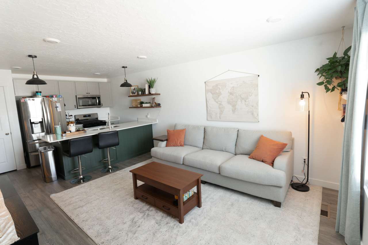 913 East Flotsam Way