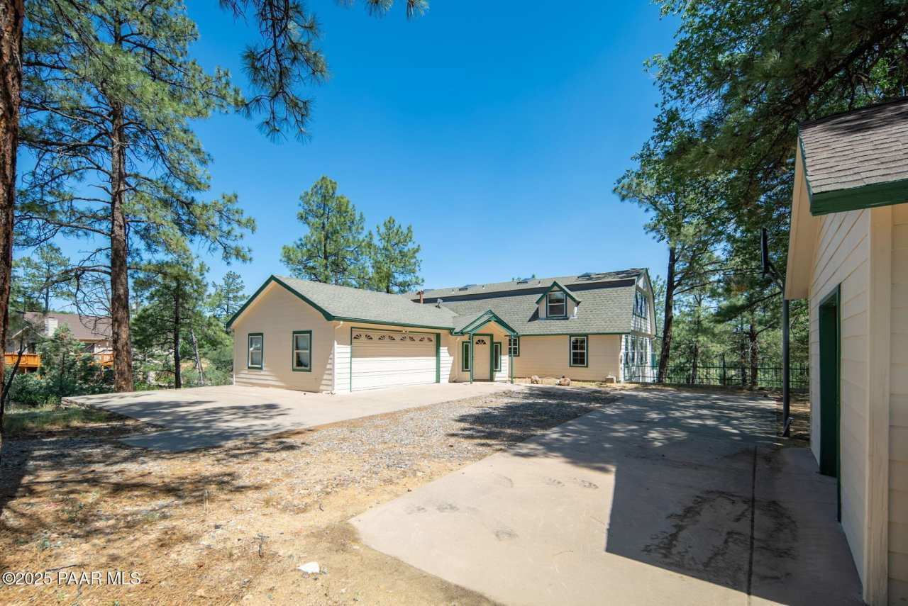 847 W Clubhouse Drive