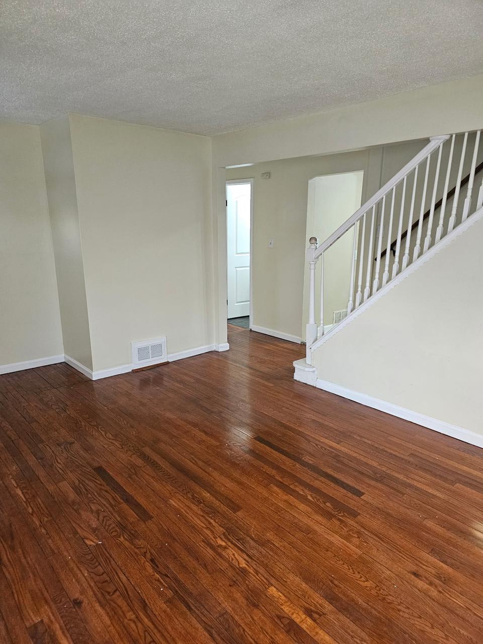 34290 Richard Street