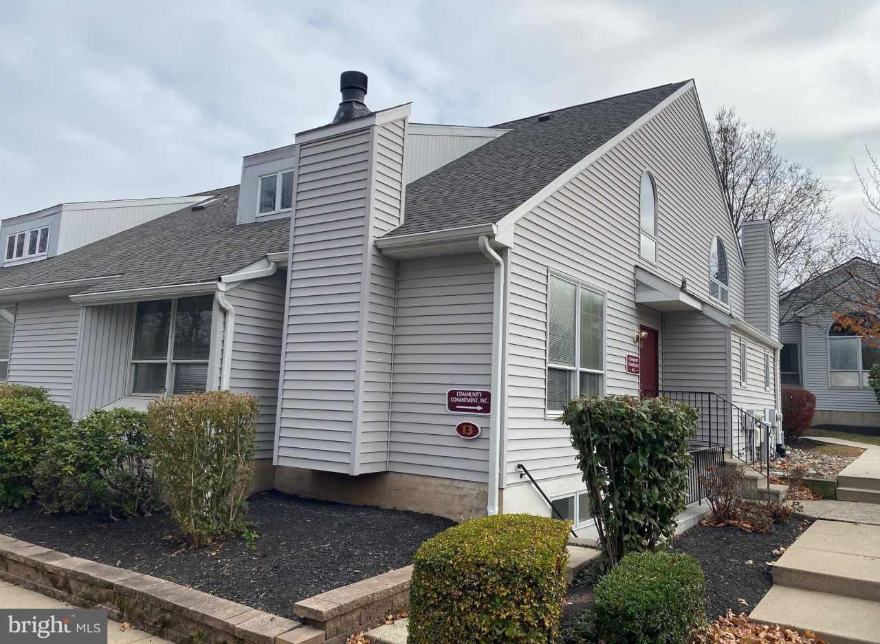 252 W SWAMP Road unit: 13