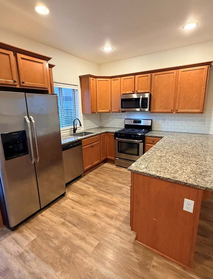 450 Southwest 3rd Avenue