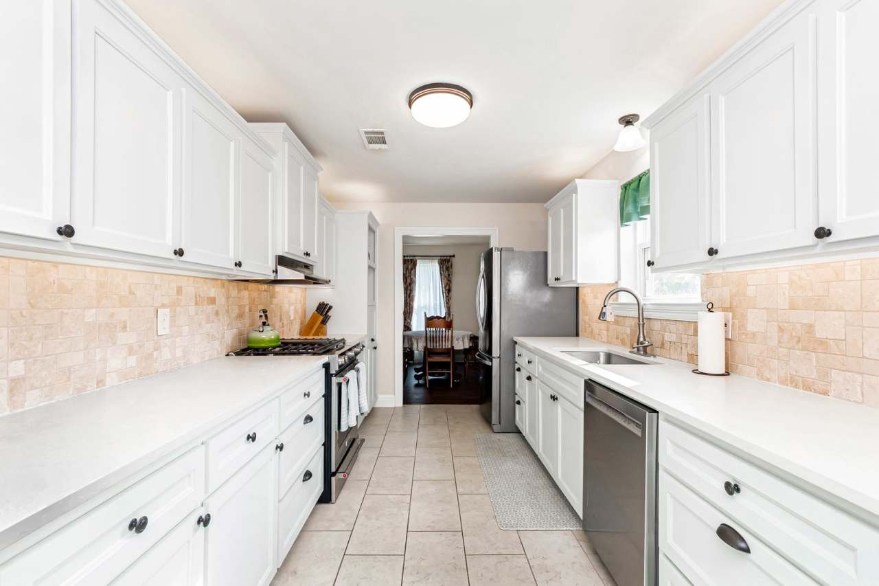 3 Bedroom House Available off Jefferson Hwy