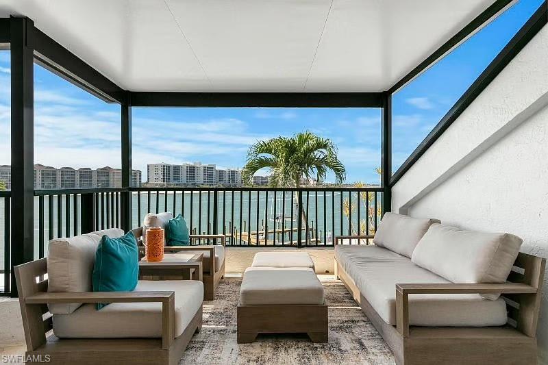 310 La Peninsula Boulevard - 310