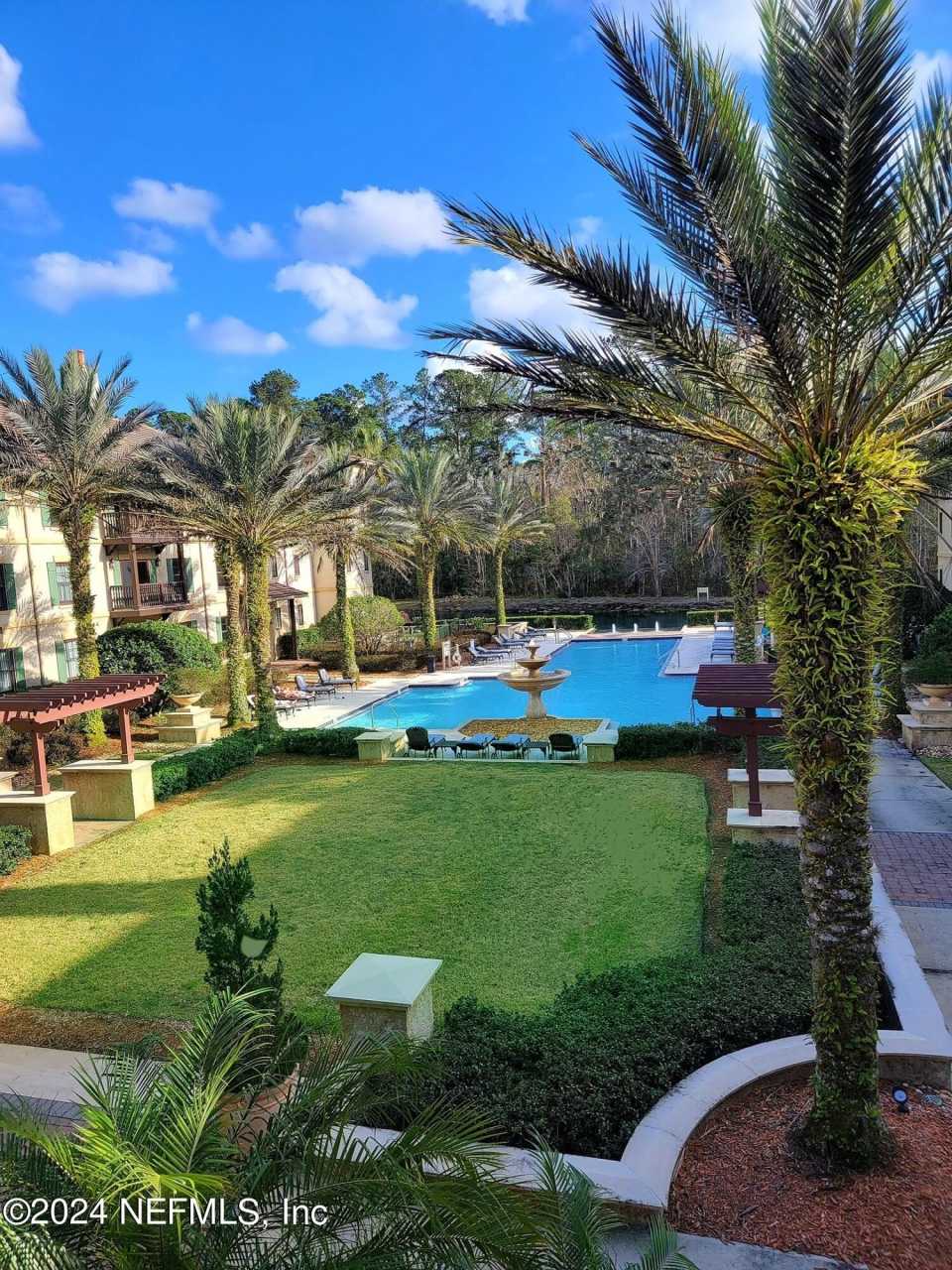 955 REGISTRY Boulevard