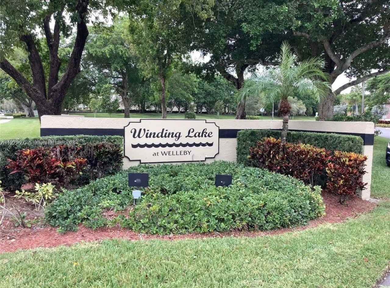 10052 Winding Lake Rd