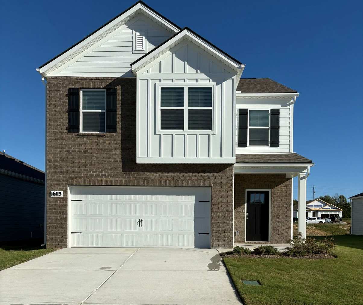 4 Bedroom, 2.5 Bath and 2 Car Garage in Hartmann Crossing!