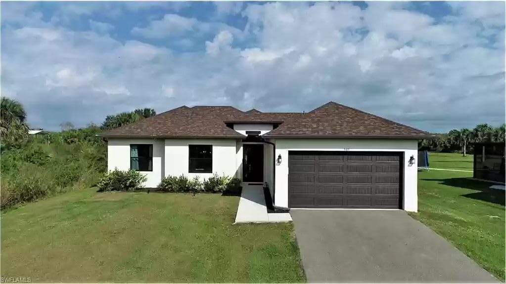 585 41st Avenue Northwest