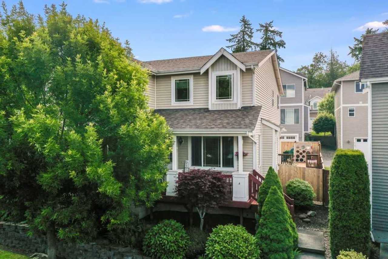 Fantastic 3 BR home in La Grande Station!