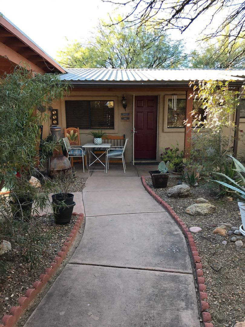 Central Furnished Guest House