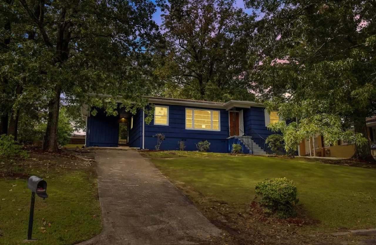 Cozy and Newly Renovated 3 Bedroom 1 Bath Home Available Now!