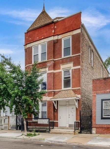 1417 W Cullerton Street