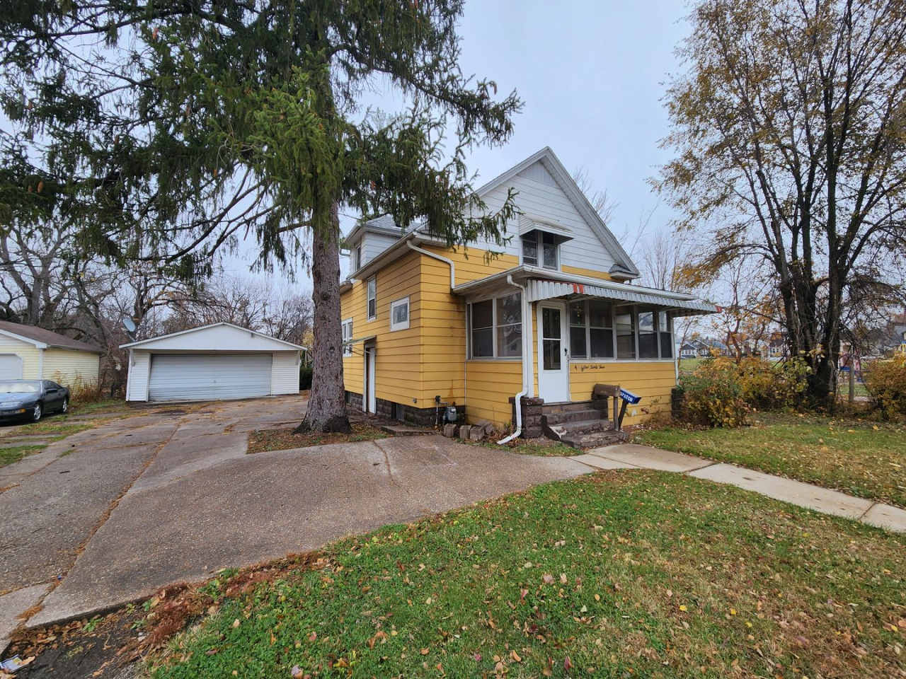 3 Bedroom Home with 2 Car Detached Garage in East Moline