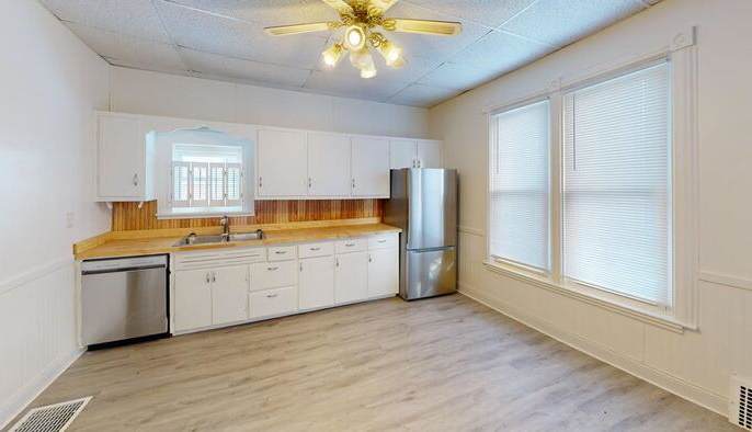 1204 2nd Street Northwest