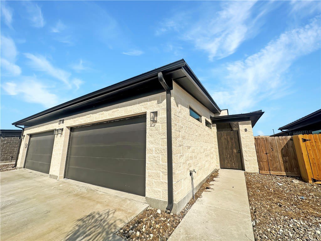 2718 Grace Circ Unit #B