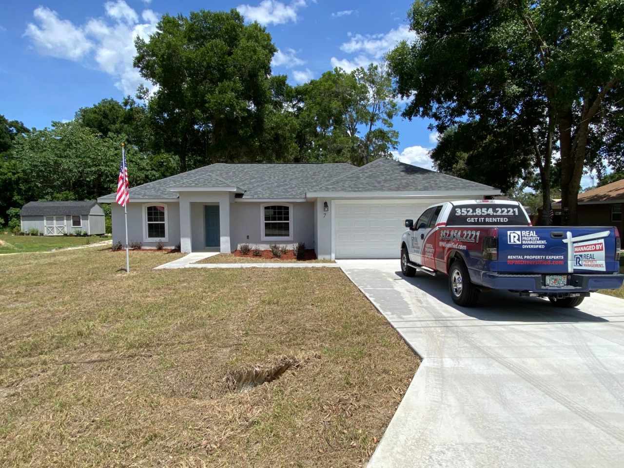 Desirable SE Ocala Neighborhood 3/2/2 **Won't Last**
