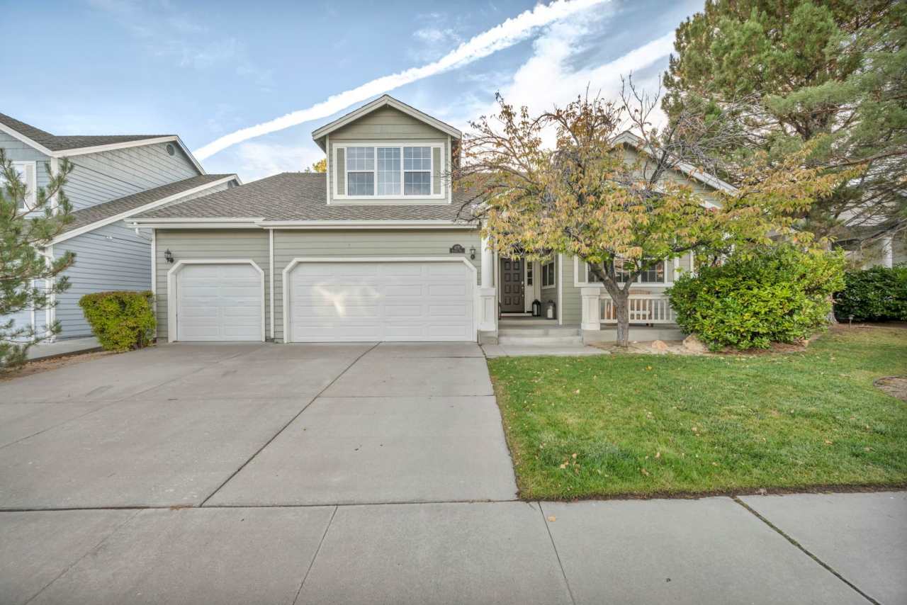 Fully Furnished Modern Home Includes Utilities for Lease