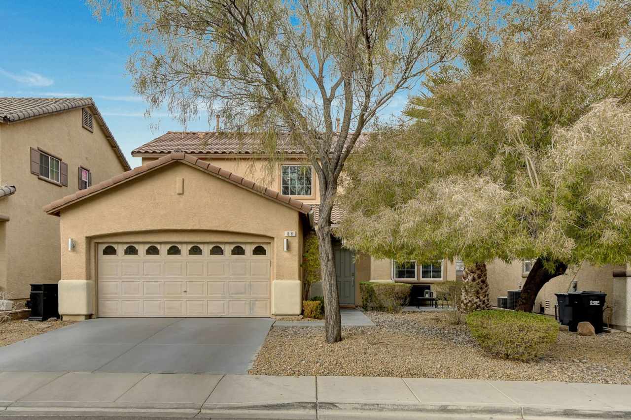 4 bedroom home in Henderson!