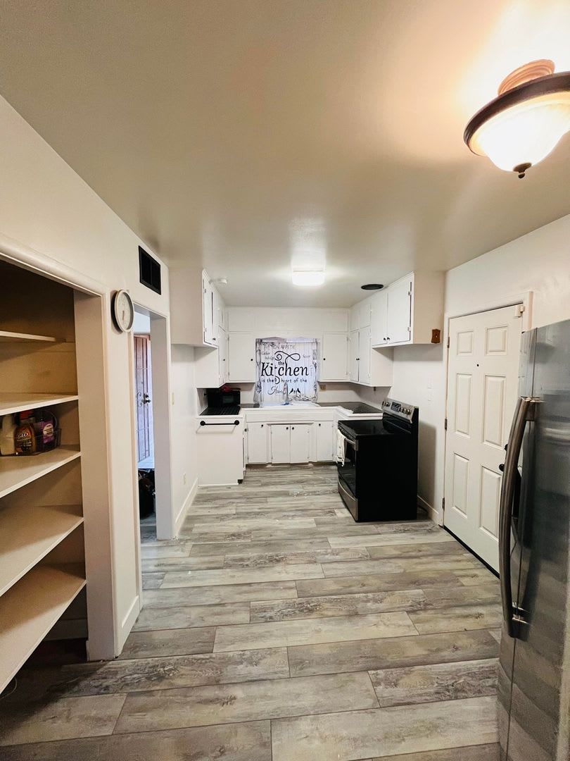 3 Bed/ 2Bath 1600FT -- Single Family Home in Eloy