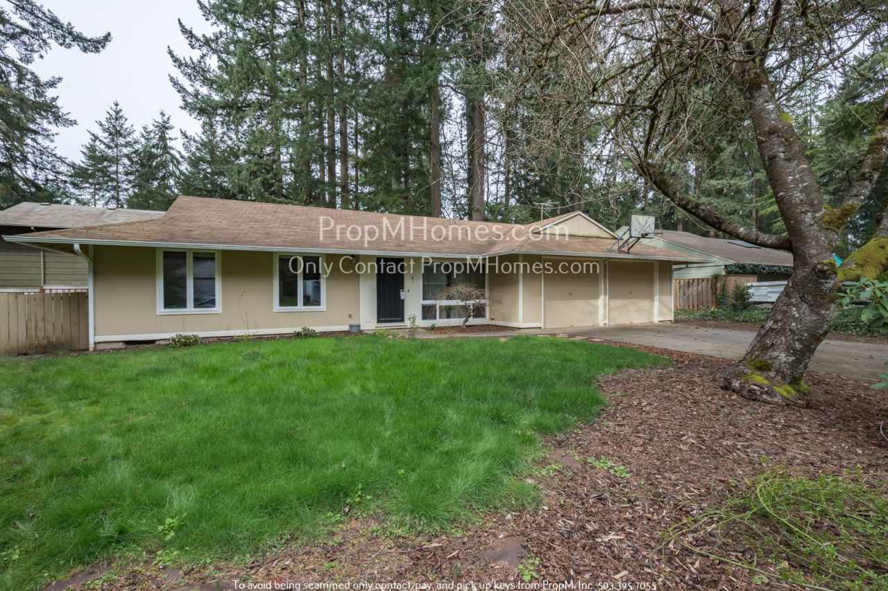 Lake Oswego Three Bedroom Ranch Style Home On Large Lot!