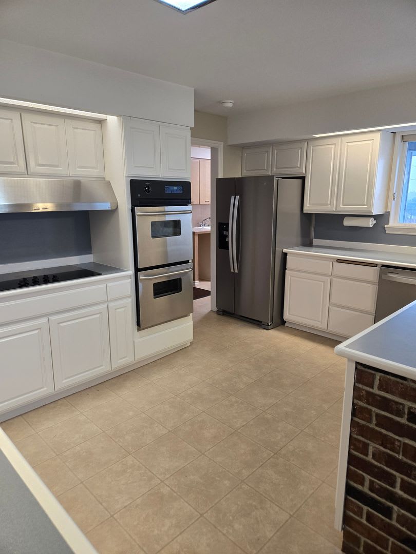 Large lower valley home, freshly remodeled, must see inside!