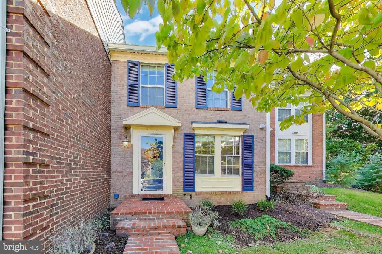 8932 BARROWGATE Court