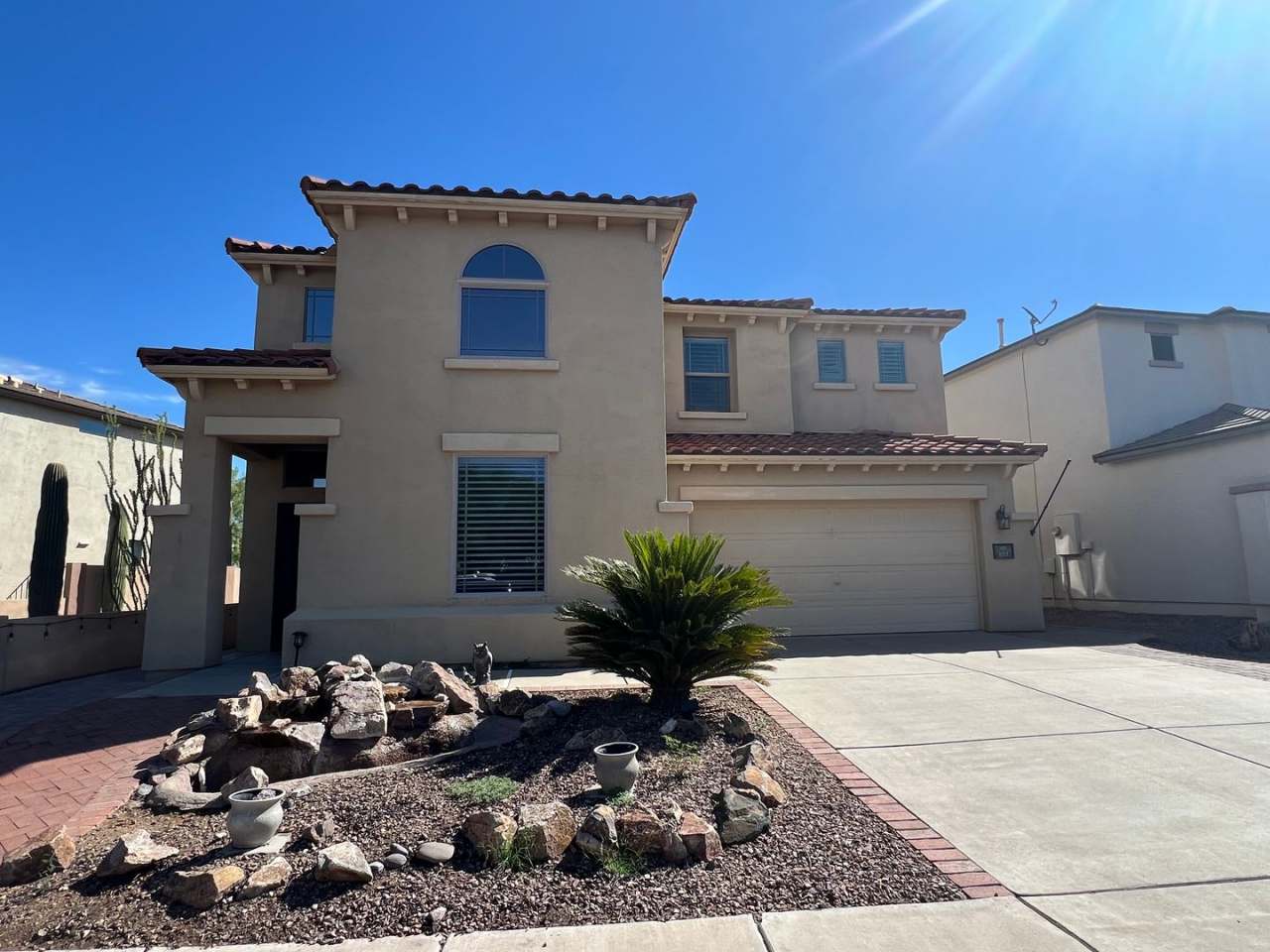 GREAT PRICE!!!! ONE MONTH FREE ON 12 MONTH LEASE!!! 3 Bedroom - 2 story home in Rancho Sahuarita