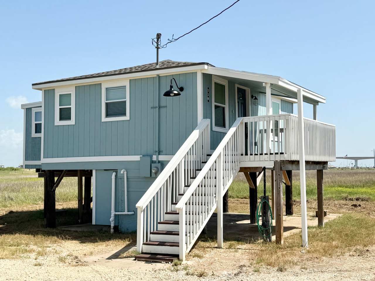 Elegant 2/1 Beach Cottage in Surfside !