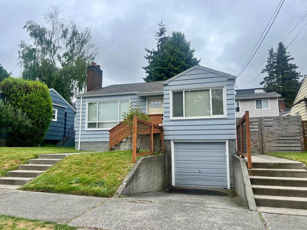 3 Bedroom 2 Bathroom in Greenlake!