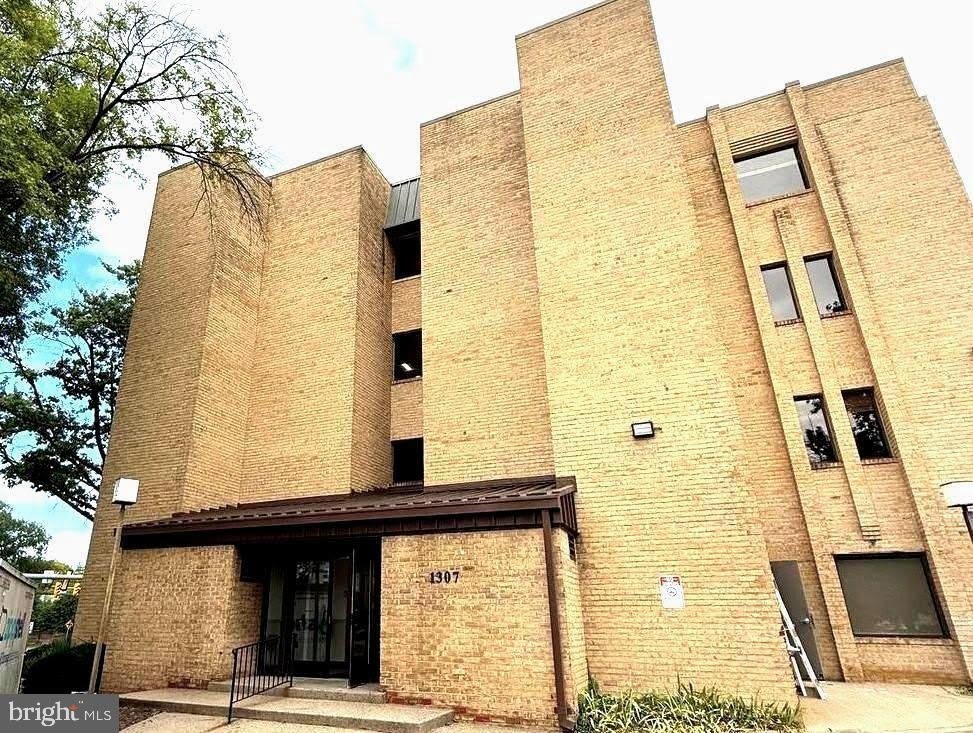 1307 DOLLEY MADISON Boulevard unit: 3A