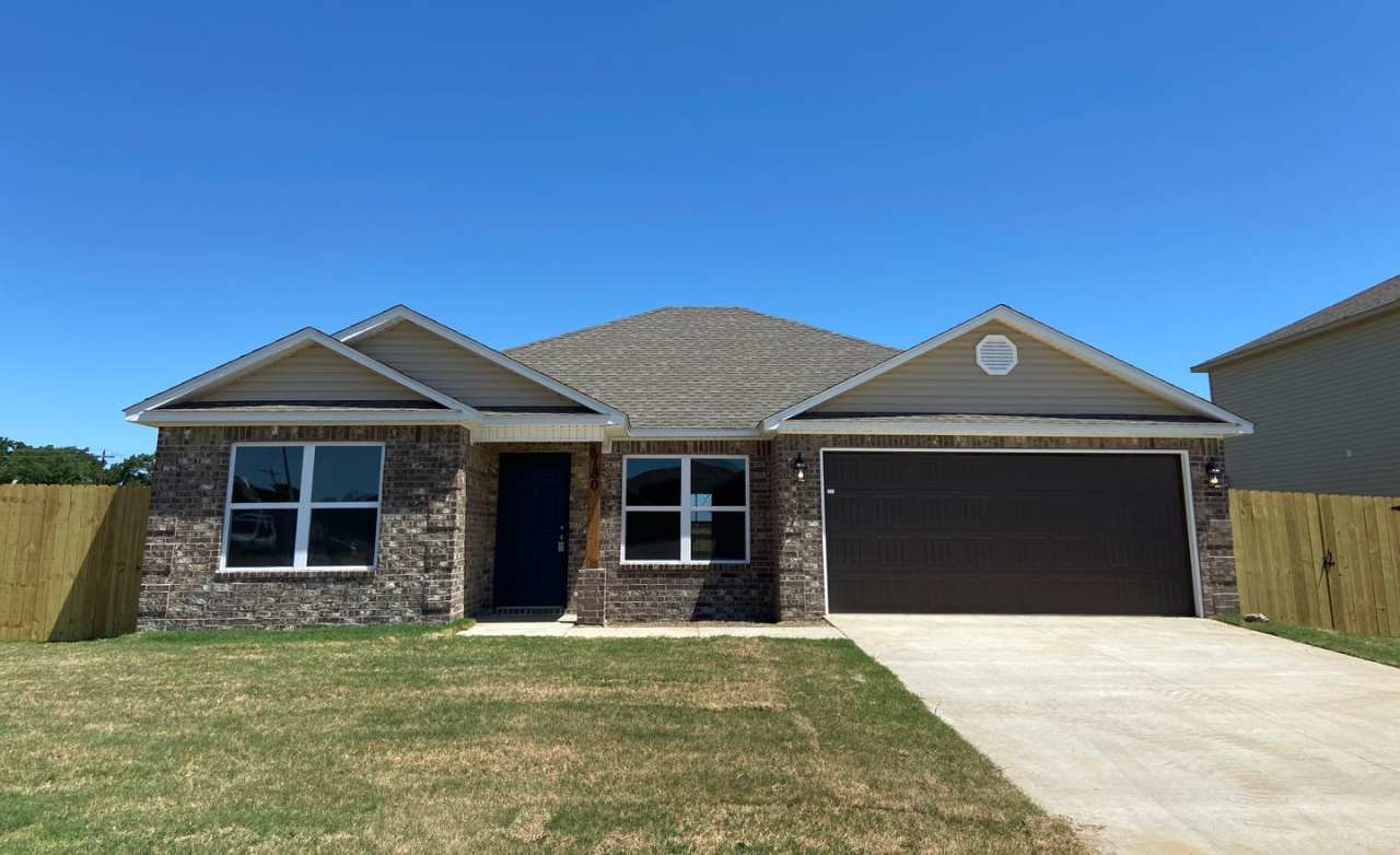 Brick Home in Centerton!