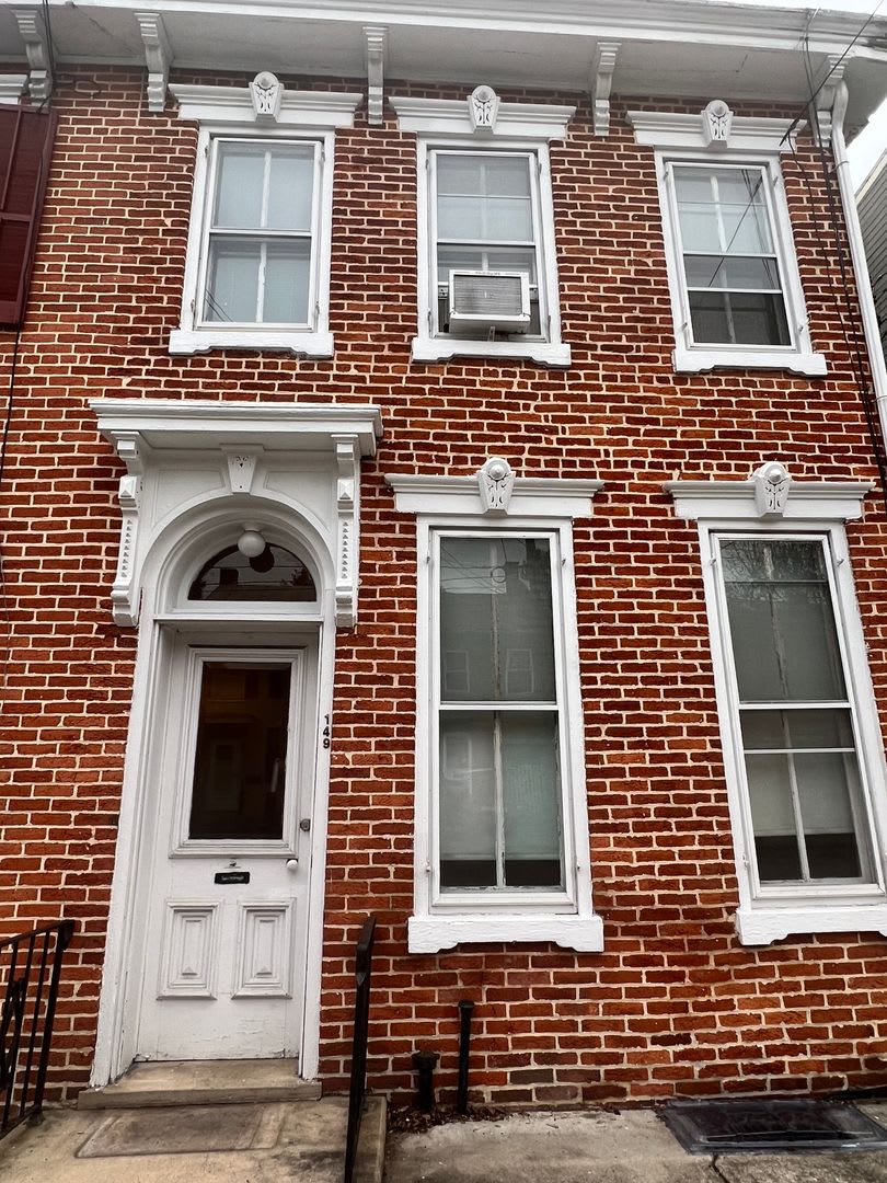 A Gorgeous, Completely Remodeled, Historic Carlisle, PA Townhouse For Rent